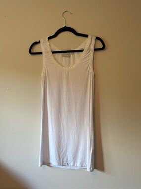 Women's White Scoop Neck Tank — Classic Everyday Layering XL